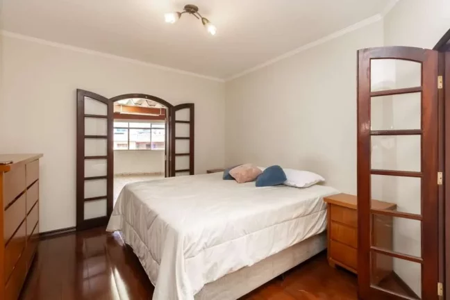 Imagem Excelente Casa à venda com 3 suítes, 4 vagas de garagem, salão de festas e área gourmet por R$1460.000-Jd Marisa-SP
