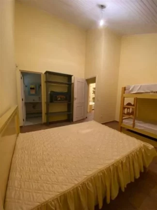 Imagem CASA COM 180 m² - -