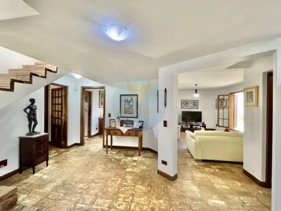 Imagem Casa em Condomínio a Venda no bairro Granja Viana - Embu das Artes, SP