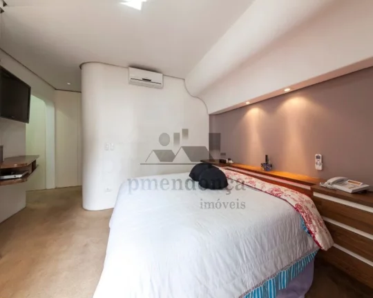 Imagem Acabamento alto padrão, rica em mármore e armários. Piso inferior: 4 dormitórios sendo 3 suítes...