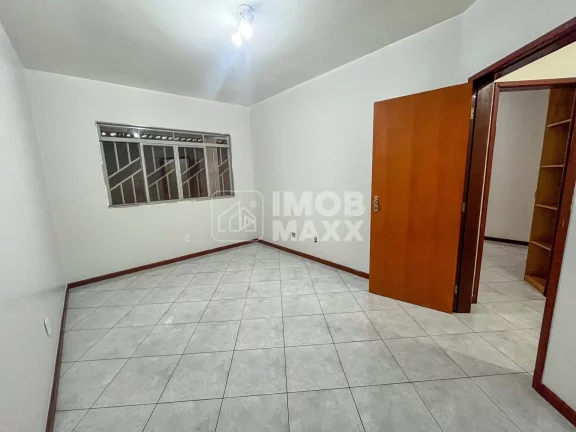Imagem Venda Rua 3 Casa Vicente Pires 3 quartos 2 suítes 3 banheiros terreno grande.
