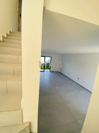 Imagem Excelente oportunidade: Casa à venda em Florianópolis-SC, bairro Ingleses do Rio Vermelho, 2 suítes MASTER, sala estar/jantar e muito mais!