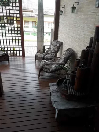 Imagem Casa com 4 dormitórios sendo 1 suíte e 3 vagas - Boa Vista | Joinville/SC