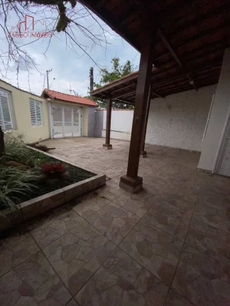 Imagem Linda casa de praia em Peruíbe - 2 dorms - 500 metros da praia.