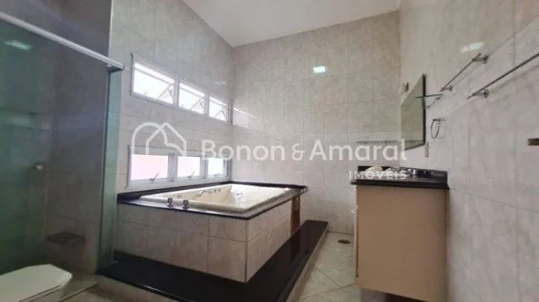 Imagem Lindo e espaÃ§oso sobrado com uma Ã¡rea total construÃ­da de 414 mÂ² em um terreno de 623mÂ², esse Ã...