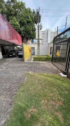 Imagem Excelente apartamento junto a Praça de Casa Forte!