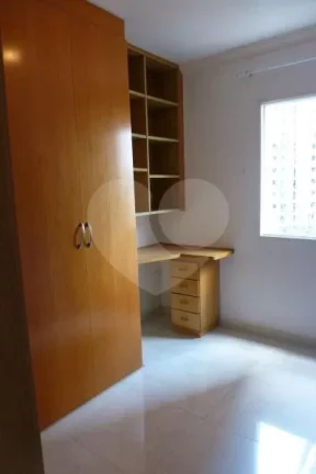 Imagem Apartamento à venda com 3 quartos, sendo 1 suíte, no condomínio Edifício Casa Blanca, São Paulo - SP