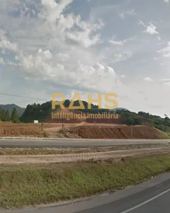 Uma área de 50.000 m² com 127,85 m de frente para BR 101 Próximo a entrada de Camboriú SC Com a ...