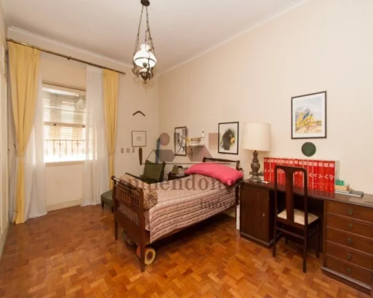 Imagem Apartamento com living para 3 ambientes, 4 dormitórios sendo 1 suíte, lavabo, copa, cozinha, área...