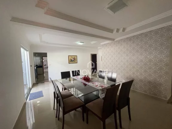 Imagem Casa com 4 dormitórios à venda por R$ 750.000,00 - Jardim América - Itumbiara/GO