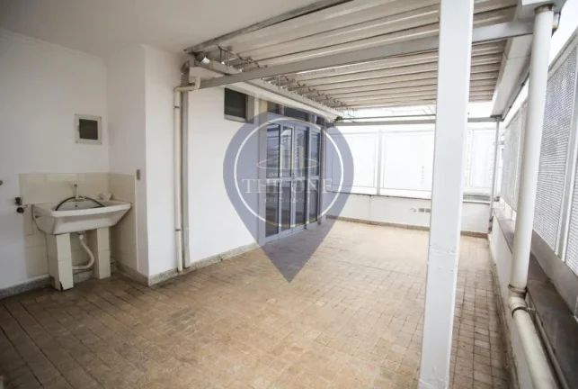 Imagem Cobertura de alto padrão no Real Parque: 4 quartos, 1 suíte, 2 salas, 2 banheiros, 2 vagas, 250m² de área. Venha conhecer!