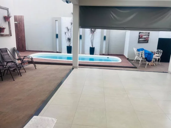 Imagem Casa com espaço para locação no Agudo Romão