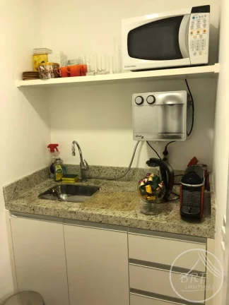 Imagem Sala Comercial Alto Padrão no Square SC –Completa e Mobiliada