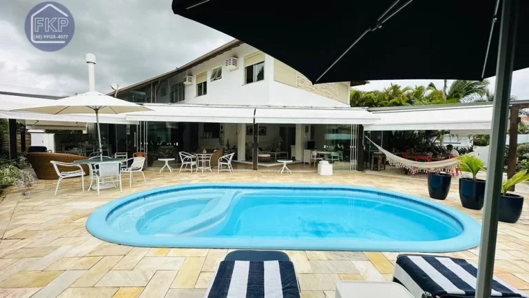 Imagem Casa Alto Padrão 4 dormitórios!