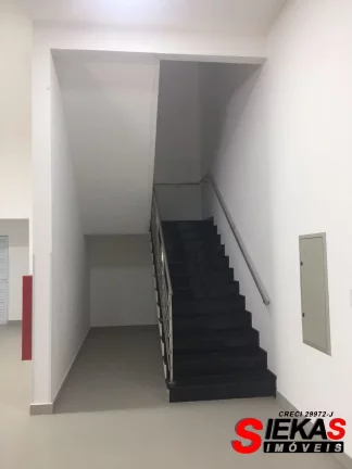 Imagem Galpão Industrial para Locação Vila Esperança , São Paulo-SP: 1.740m², 17 Banheiros, 40 vagas de garagem!