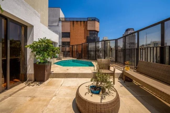 Imagem Cobertura Duplex de tirar o fôlego com vista 360º para os Jardins, oferecendo uma combinação perfeita de privacidade, conforto e sofisticação. No pis