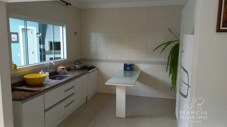 Imagem Casa com 3 dormitórios bairro Ingleses do Rio Vermelho