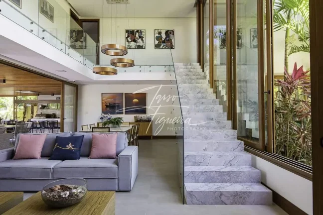 Imagem Casa em Condomínio à venda em Praia do Forte -BA com vista para o mar