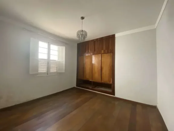 Imagem Casa Antiga com Alma e Charme no Coração de Barbacena!