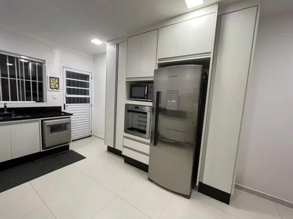 Imagem Sobrado à Venda no Jardim Têxtil - 160 m² - 3 Quartos - 1 Suíte - 4 Vagas de garagem