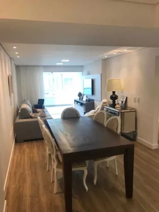 Imagem Apartamento quadra mar com 3 dormitórios e 2 vagas em Balneário Camboriú/SC