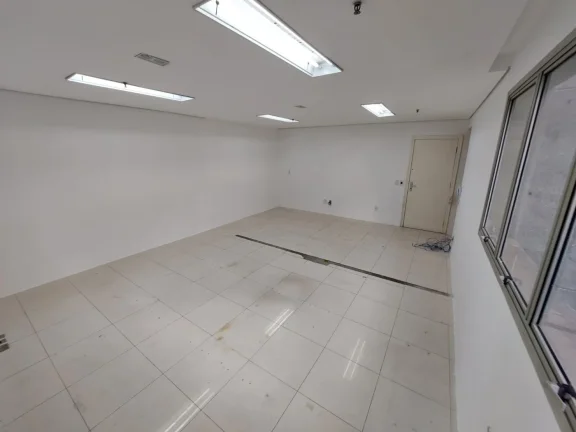 Imagem Conjunto de 2 Salas 70M², 1 Banheiro, Ar Condicionado, Piso Frio.