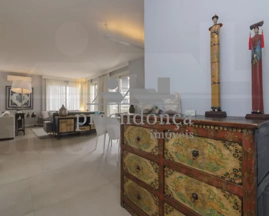 Imagem Apartamento com 258m² no Alto de Pinheiros, 4 suítes e 4 vagas.