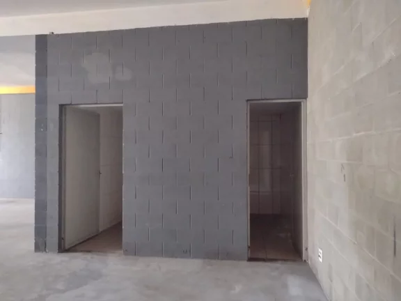 Imagem barracão industrial no bairro verde com 355,00 m² de construção, recuo pra 3 veículos. piso de ...