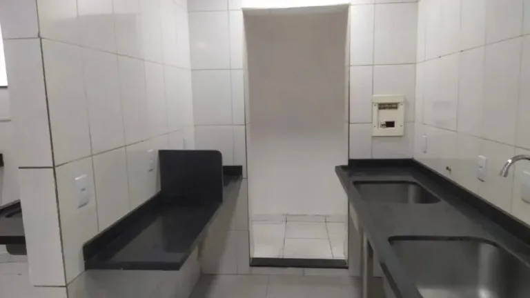 Imagem Salão Comercial para Locação no Centro de Sorocaba-SP: 130m², 1 Sala, 2 Banheiros