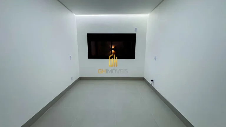 Imagem CA1593Belíssima casa de alto padrão com 4 quartos sendo 2 suítes A casa possui - 4 suítes, sendo...