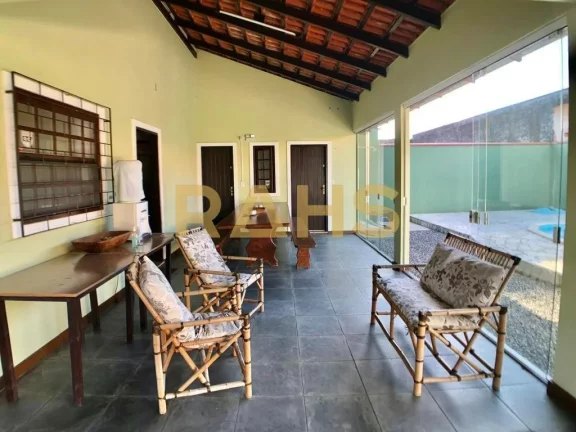 Imagem Sobrado com 2 suítes e 1 quarto, ampla área gourmet com churrasqueira e piscina, 2 vagas de garage...