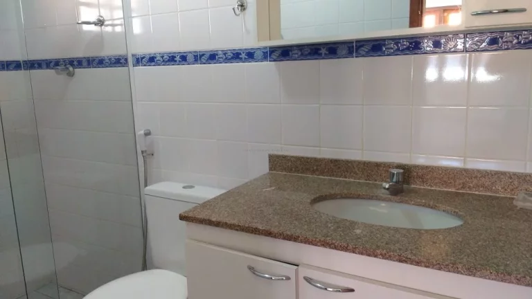Imagem Excelente Duplex c/ 3 Quartos 300 Mts da Praia do Peró