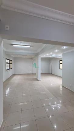 Imagem Excelente sala comercial disponível para locação na rua voluntários da franca ao lado da praça da catedral de Franca/SP