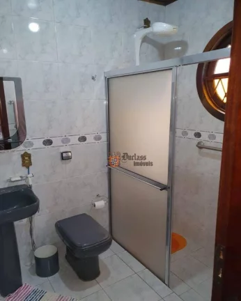 Imagem Casa com 3 dormitórios à venda, 235 m² por R$ 1.250.000,00 - Alto Do Capivari - Campos do Jordão/SP