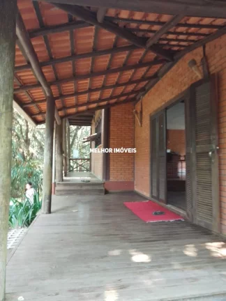 Imagem Casa á venda na Praia do Estaleiro em Balneário Camboriú