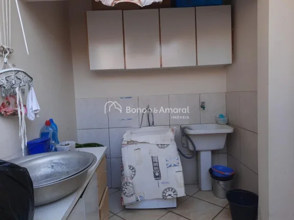 Imagem Belo sobrado em localização privilegiada dentro do condomínio, com construção sólida, funciona...
