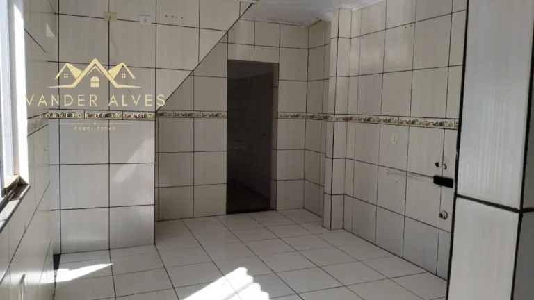 Imagem Imperdível casa para venda ou locação em Foz do Iguaçu-PR, 4 quartos, 1 suite, 2 salas, 2 banheiros, 3 vagas de garagem.