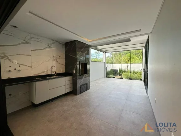 Imagem Casa à venda em São Jos?(C)/SC. 3 quartos e 2 vagas de garagem