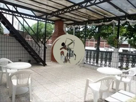 Imagem REFORMADO E MODERNIZADO DUAS ENTRADAS INDEPENDENTES, SOLARIUM COM CHURRASQUEIRA E QUINTAL, EXCELENTE...