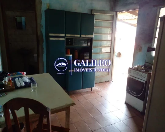 Imagem VENDE Casa no Parque Centenário 57 m² - Terreno 250m² de área - Esquina - declive