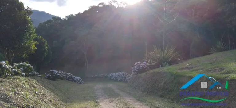 Imagem Chalé com Vista Espetacular para Pedra do Baú - Paraíso no Topo do Morro
