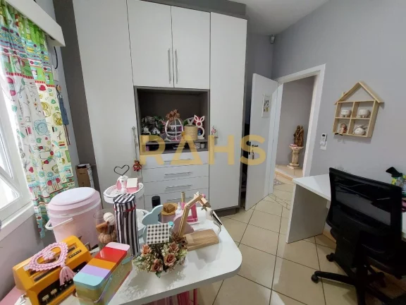 Imagem Casa Plana em rua calma no Costa e Silva, 468 m² de terreno e 270 m² de área construída. Excelen...