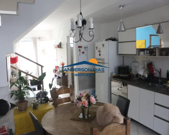 Imagem Sobrado com Piscina e 2 dormitórios à venda, 102m² por R$ 380.000 - Martim de Sá - Caraguatatuba/SP