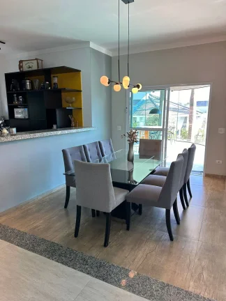 Imagem Casa alto padrão no condomínio Figueira Garden - Atibaia-SP