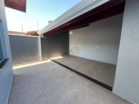 Imagem Casa Térrea á venda, apenas 600m da praia à venda, totalmente reformada