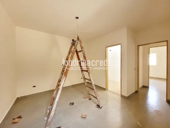 Imagem Casa nova na Zona Leste de Londrina com 98m² de área útil, 3 dormitórios (1 suíte), banheiro social, sala integrada, cozinha e 2 vagas de garagem.