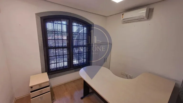 Imagem Casa comercial com 377m², 4 vagas localizado no bairro Sumaré, São Paulo-SP!