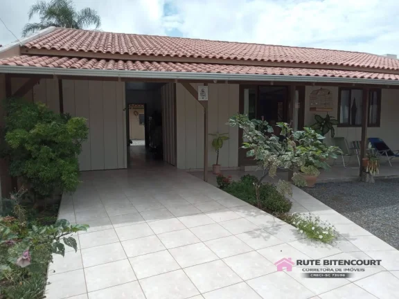 Imagem Casa Mista Próxima da Praia- Salinas- Balneário Barra do Sul /SC