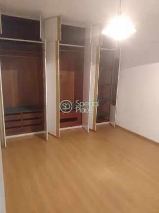 Imagem Oportunidade para reforma. Apartamento com 96m2, 2 dormitórios ( 2 suítes ) e 2 vagas na garagem. ...