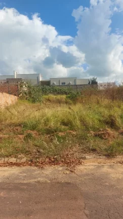 TERRENO Á VENDA NO CENTRO DE PEDREGULHO